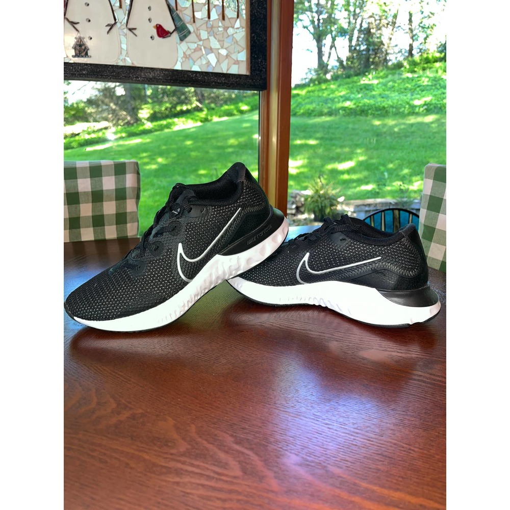Mens Nike Renew Run, Size 6.5, Black/White